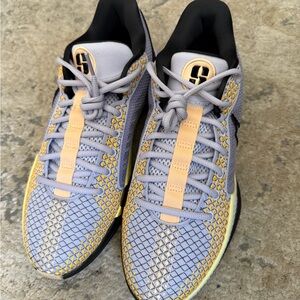 Sabrina Ionescu x Nike Unisex Sneakers: Lavender, hints peach, black and yellow